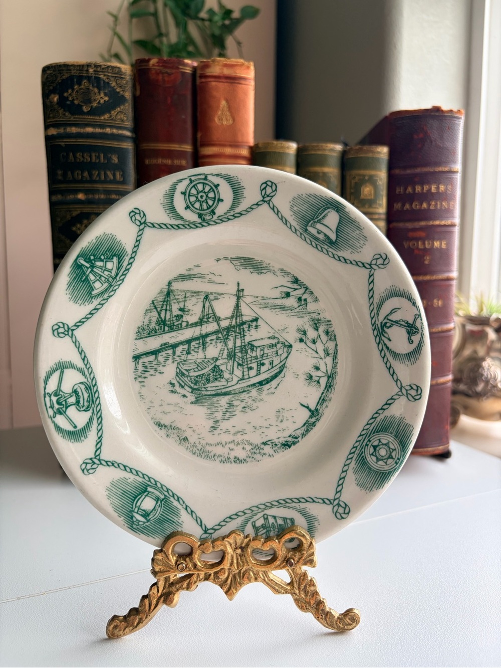 Vintage Trade Winds Green collectible plate
by TEPCO